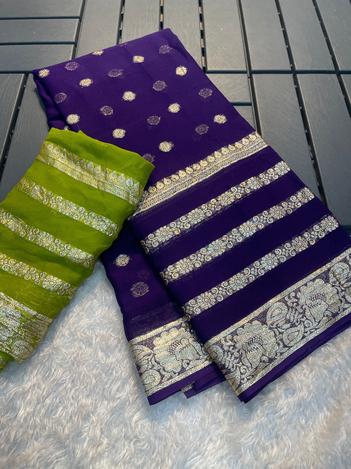 Viscose Georgette Saree With Contrast Running Blouse