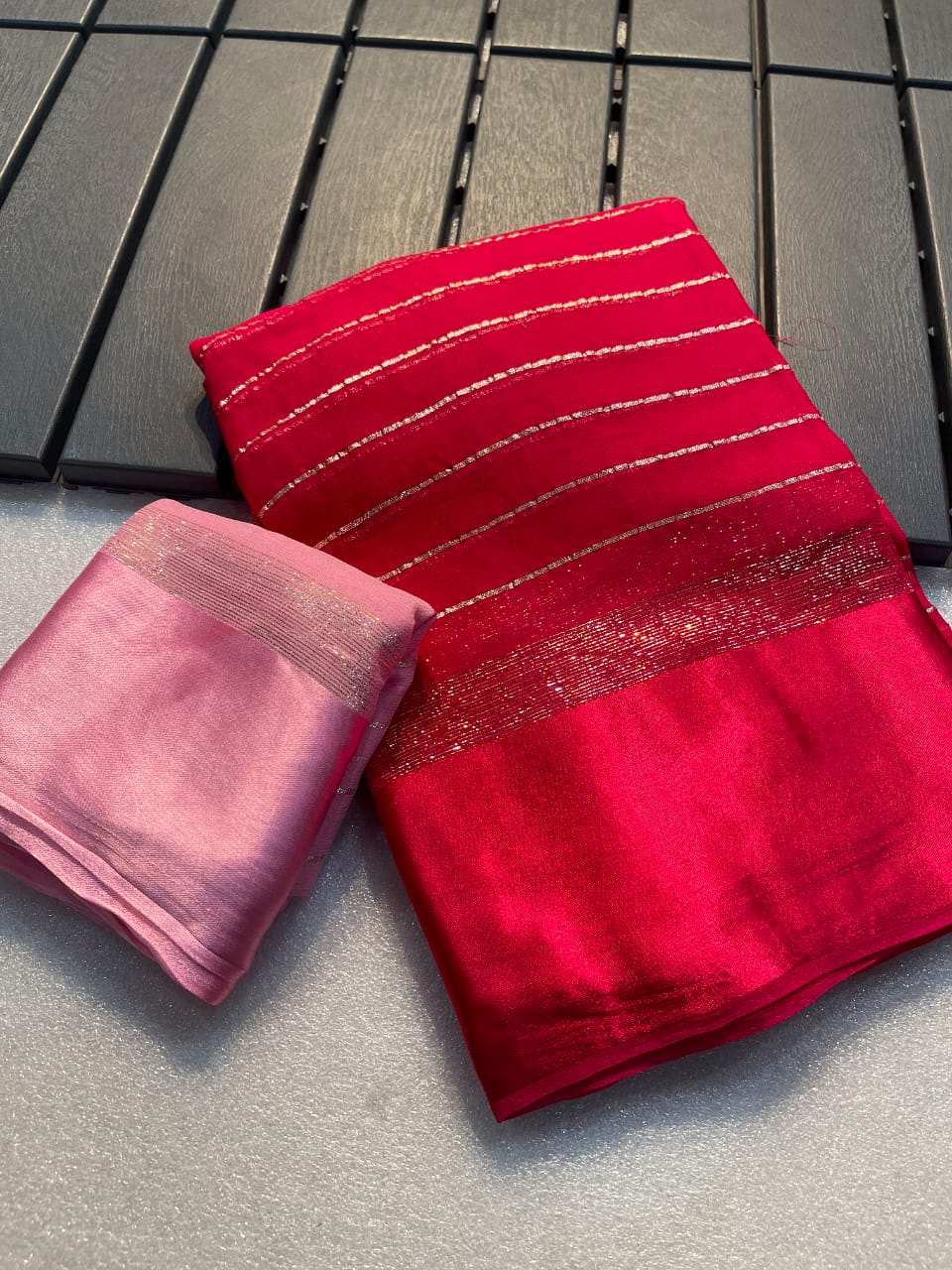 Viscose Georgette Saree With Contrast Running Blouse