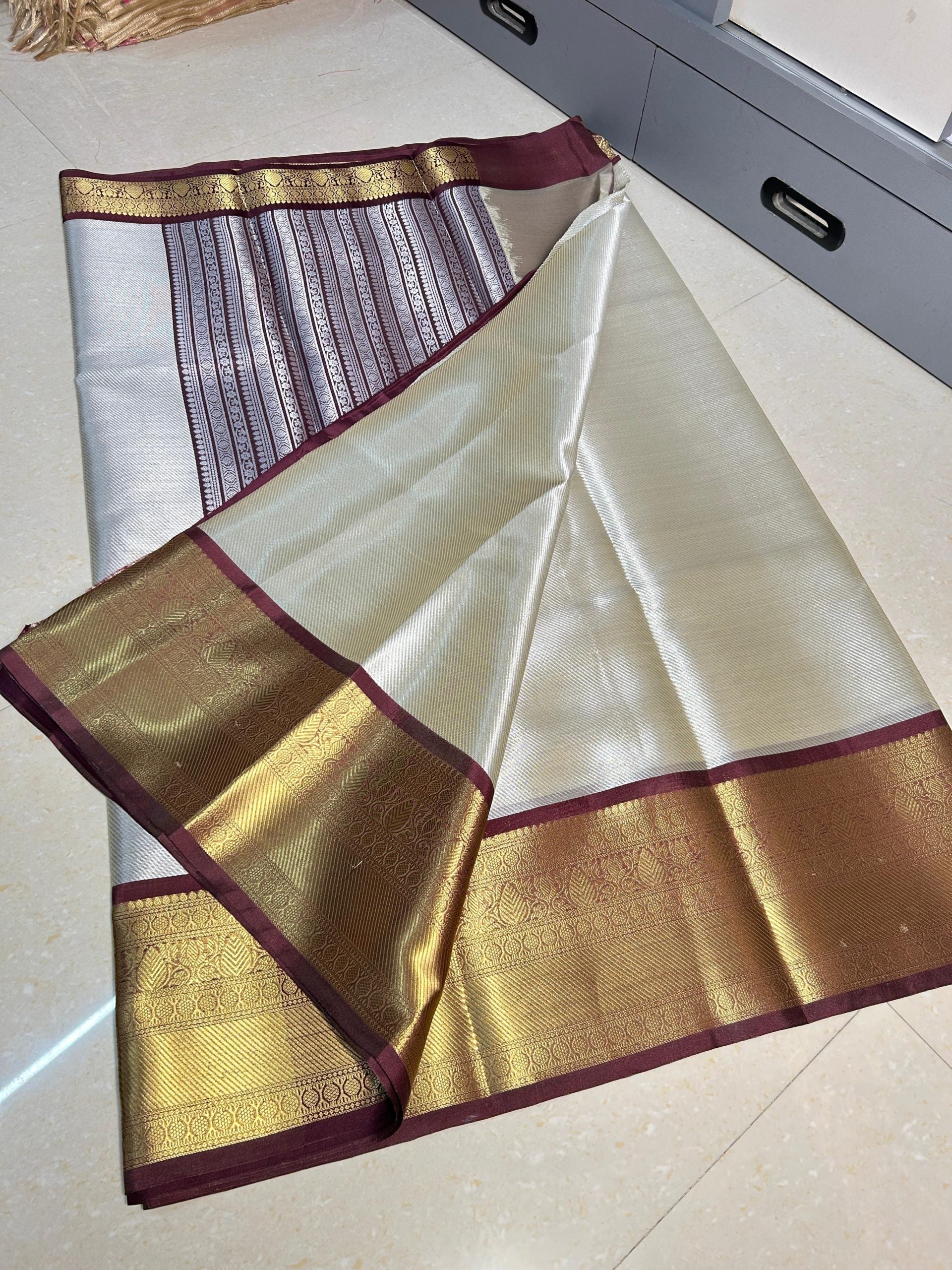 Banarasi Kanjivaram Tissue Soft Light Weight Saree 

Premium Quality