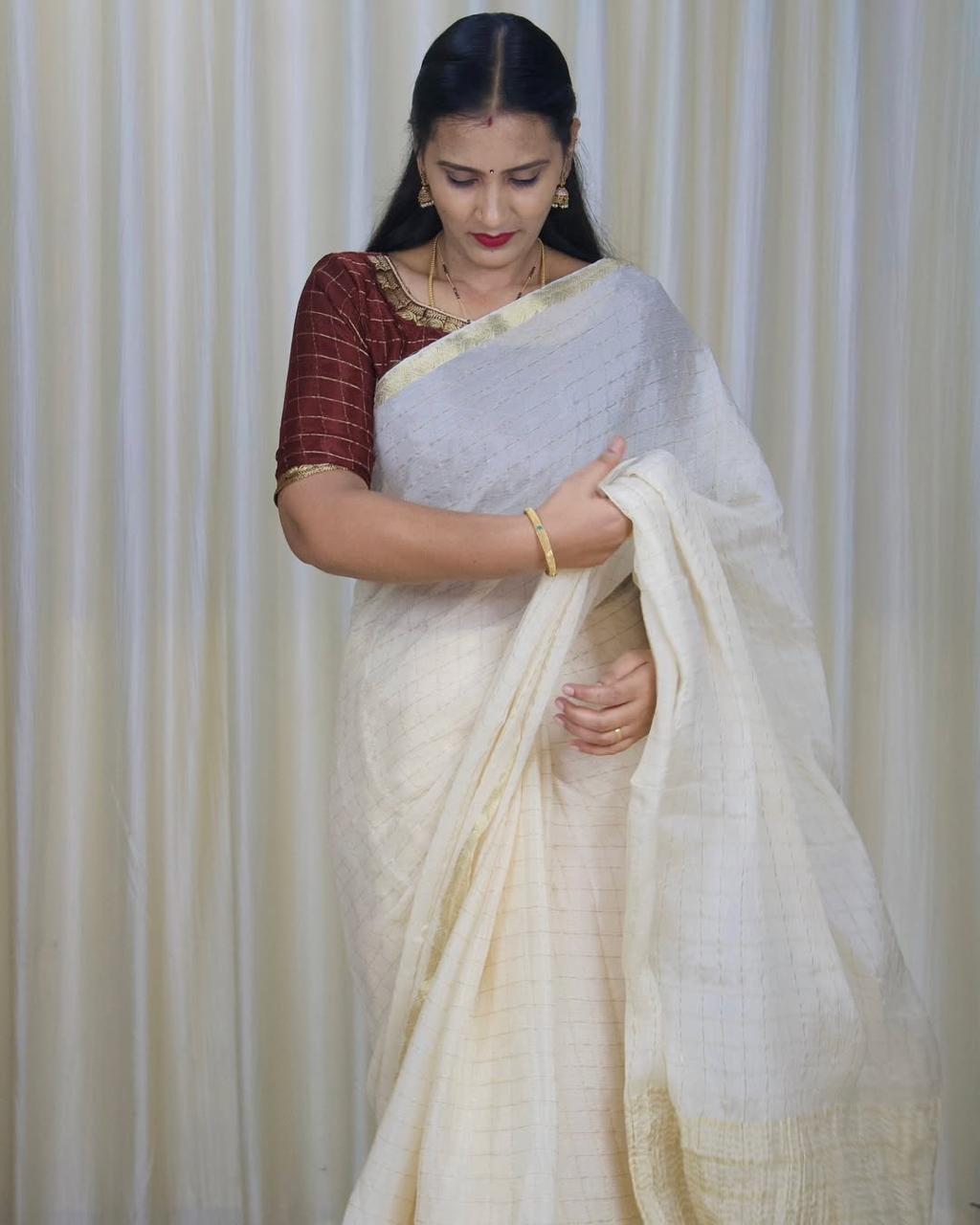 Pure Soft Viscose Chinon Saree With Viscose contrast Blouse