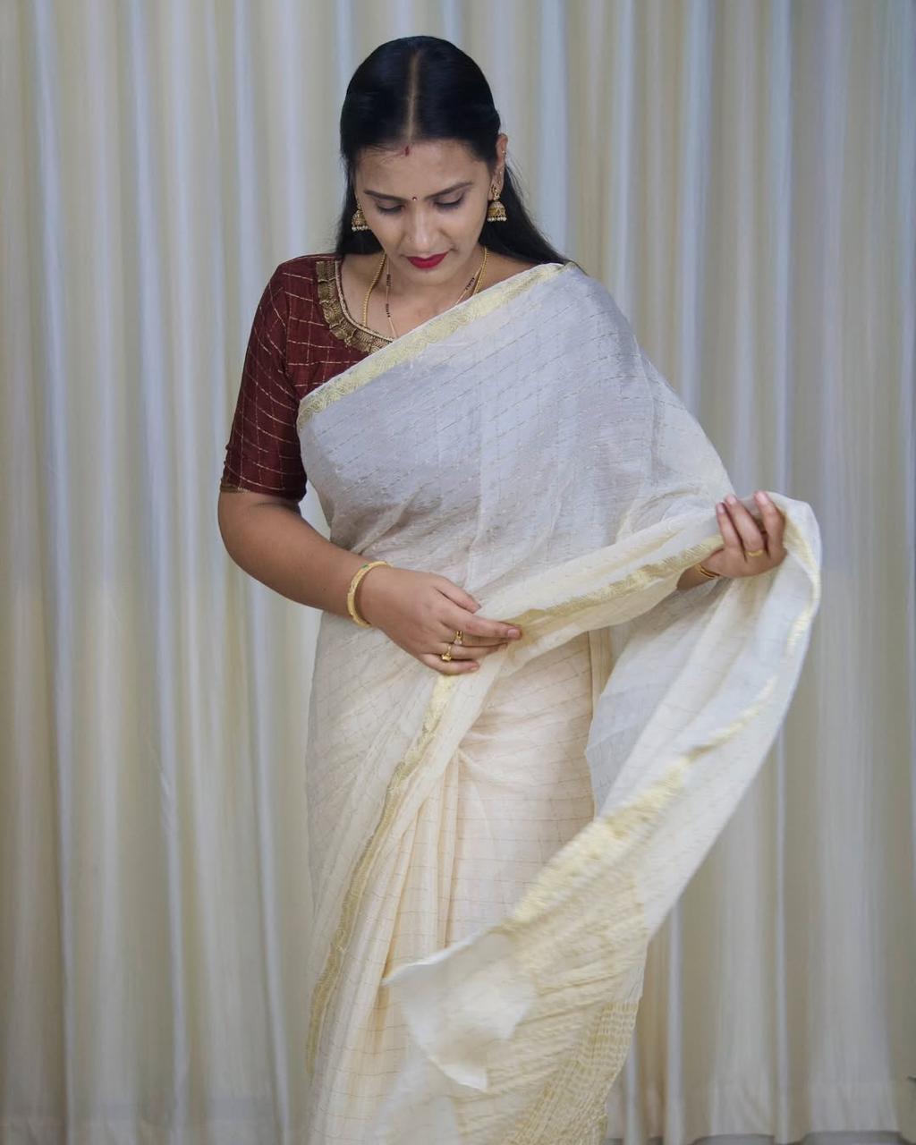 Pure Soft Viscose Chinon Saree With Viscose contrast Blouse