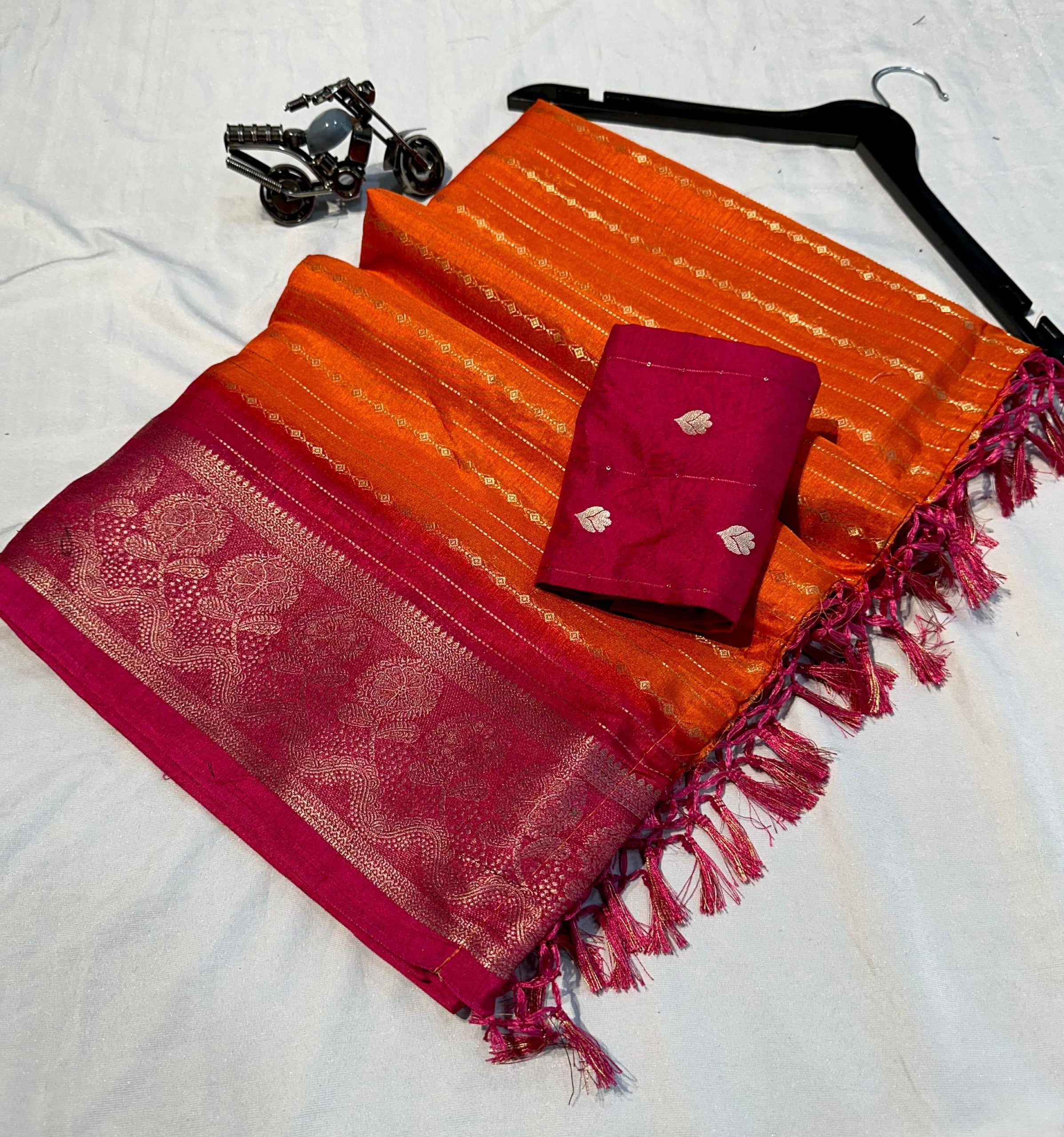 Dola Silk with Jaquerd Border