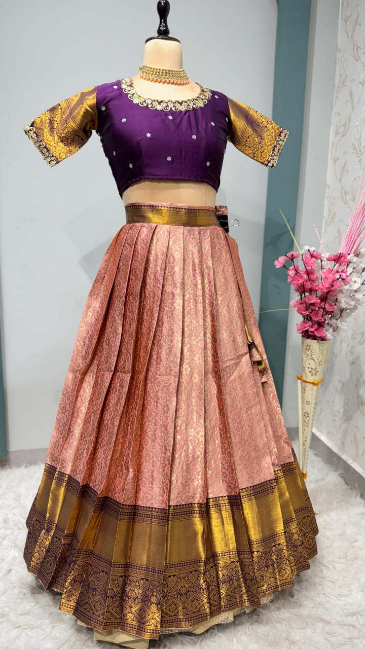 Launch New Exclusive Designer Premium Quality Pure Kanjivaram silk Fully Stitched Lehenga

*Size*:- Xxs-32
  Xs-34
  S-36
  M-38
  L-40
  Xl-42
  Xxl-44
 Xxxl-46

Mention Size in Address
