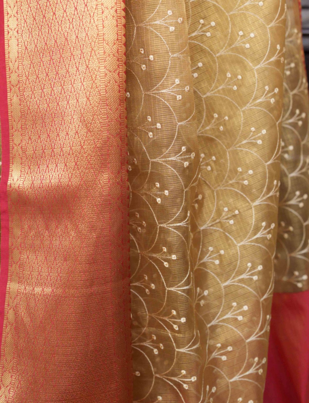 Grand Banarasi Tissue Silk Saree