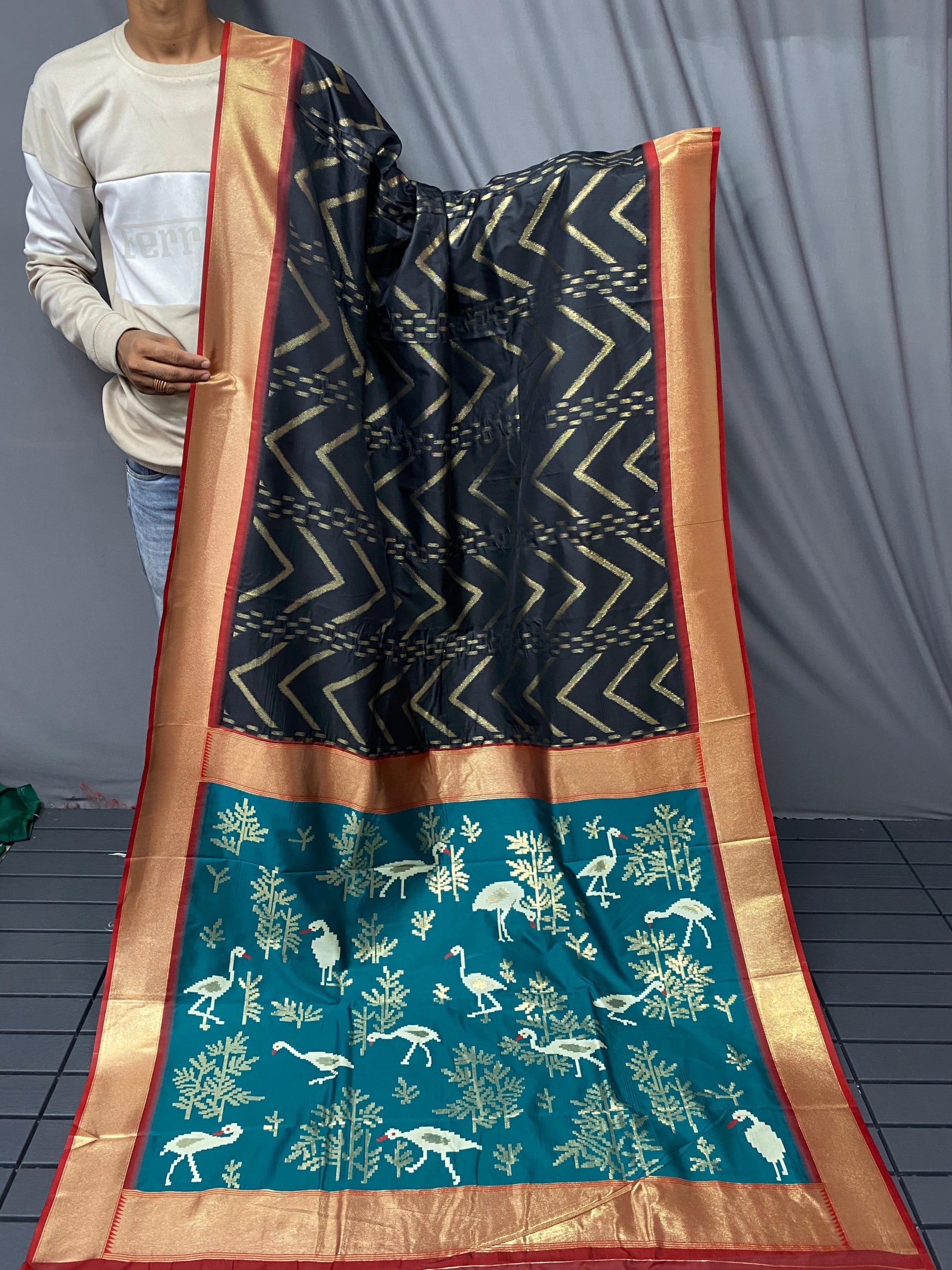 Soft Silk Saree with Viscose zig zag Design