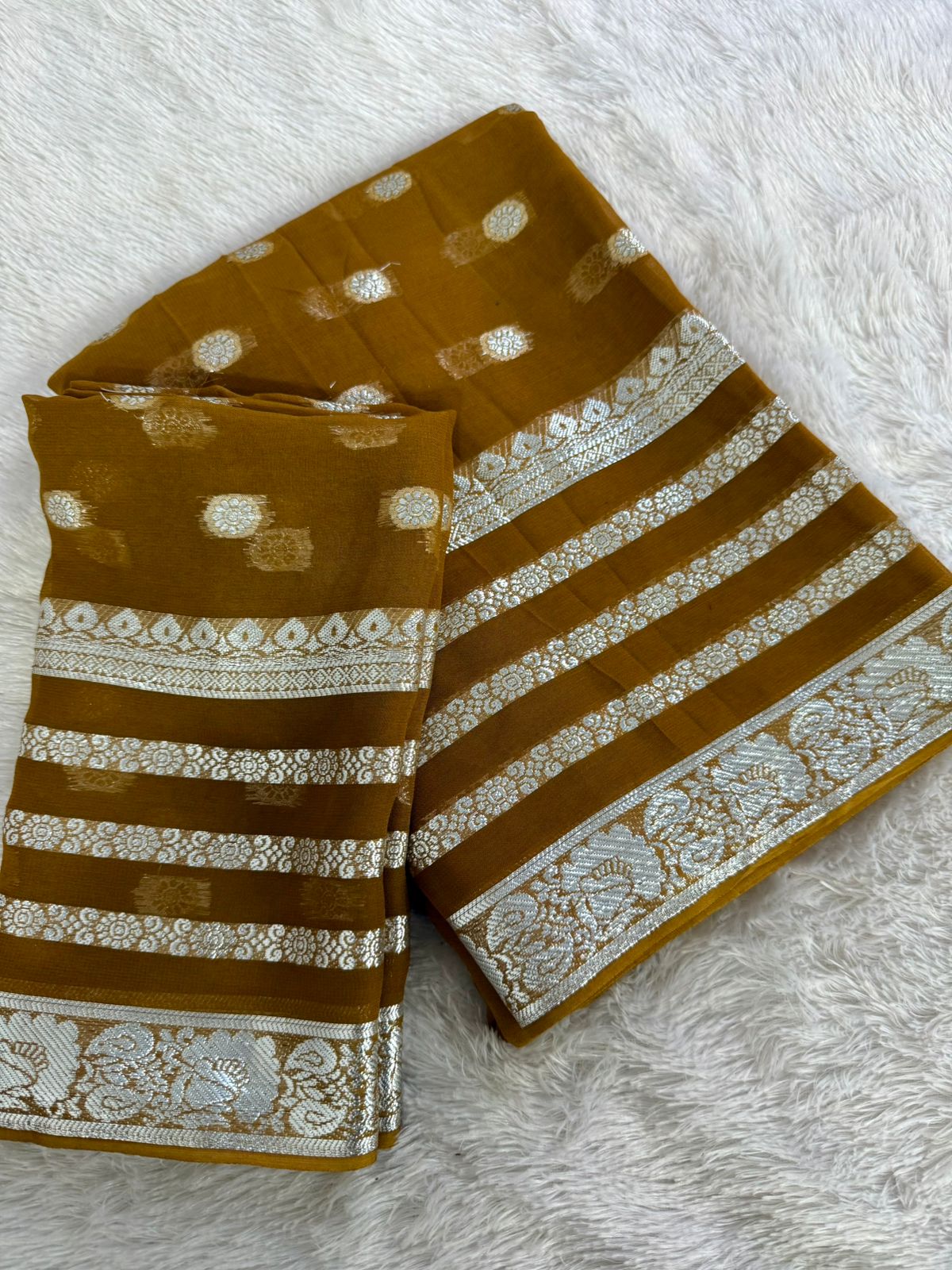 Soft Viscose Georgette Saree With Running Blouse