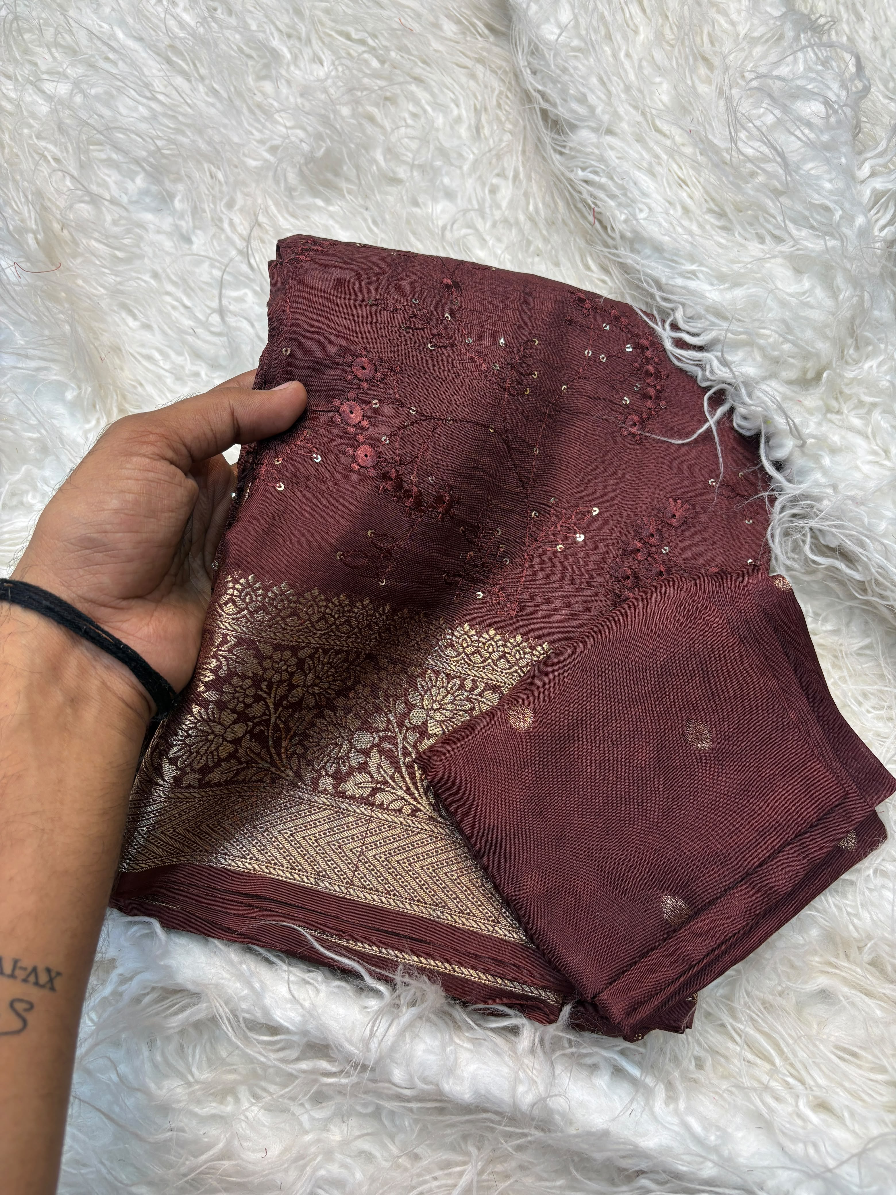 Pure Viscose Russian Dola Saree with Embroidery Thread Work