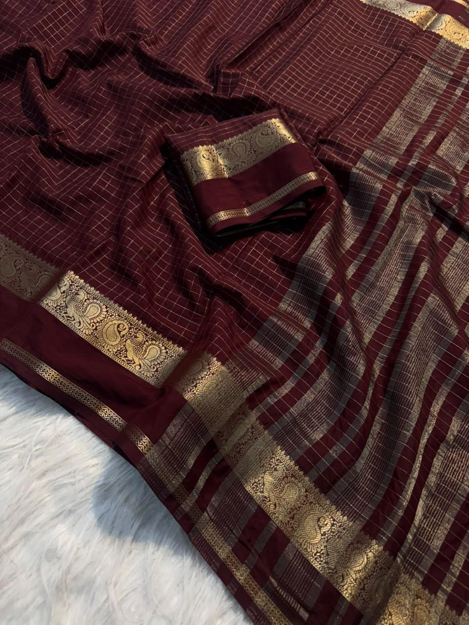 Viscose Chex Sareea with Chit Pallu vintage design coming with running blouse