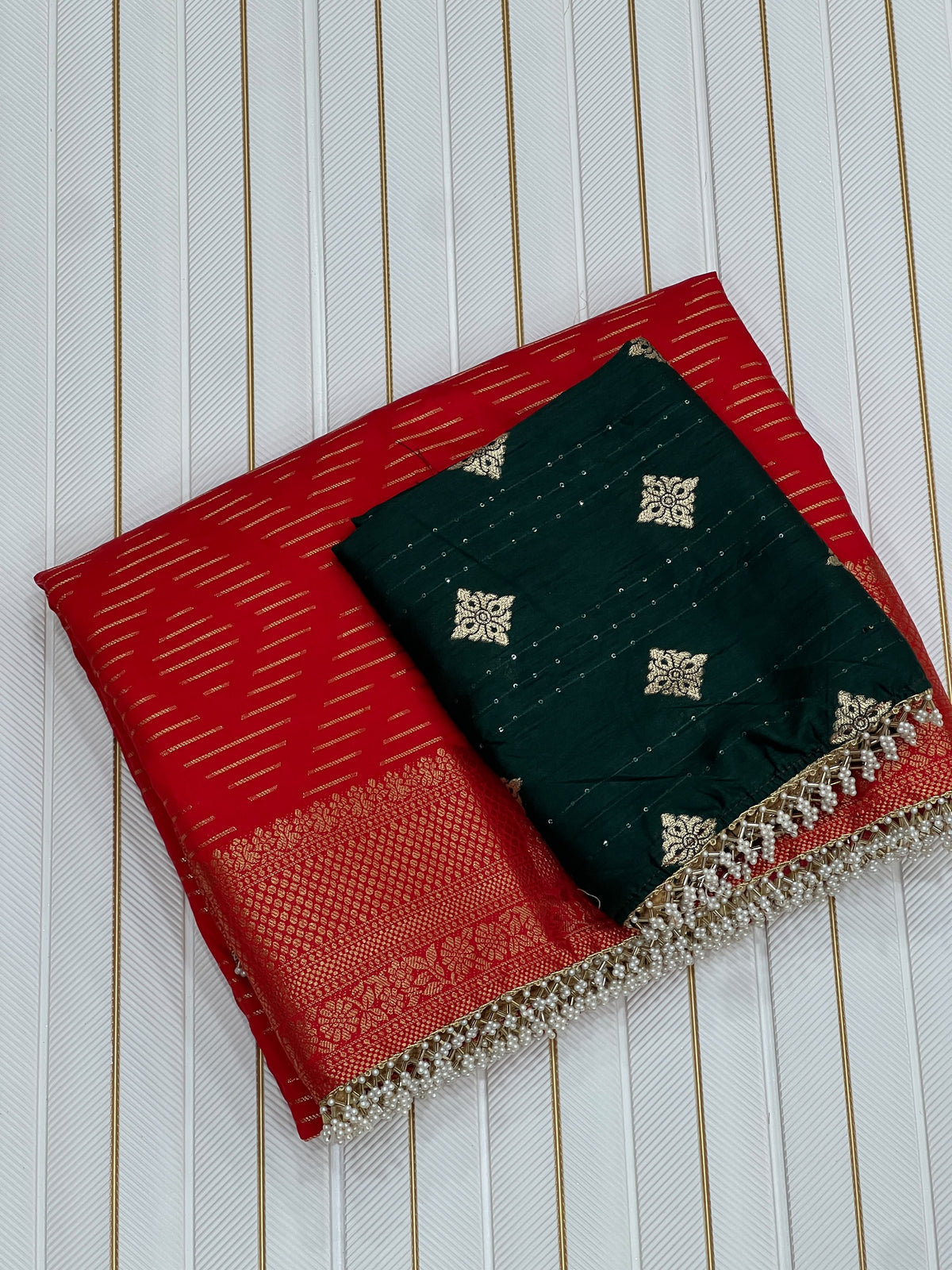 Beautiful Dola Silk Weaving Zari Rich Pallu and Jaquerd Weaving Work