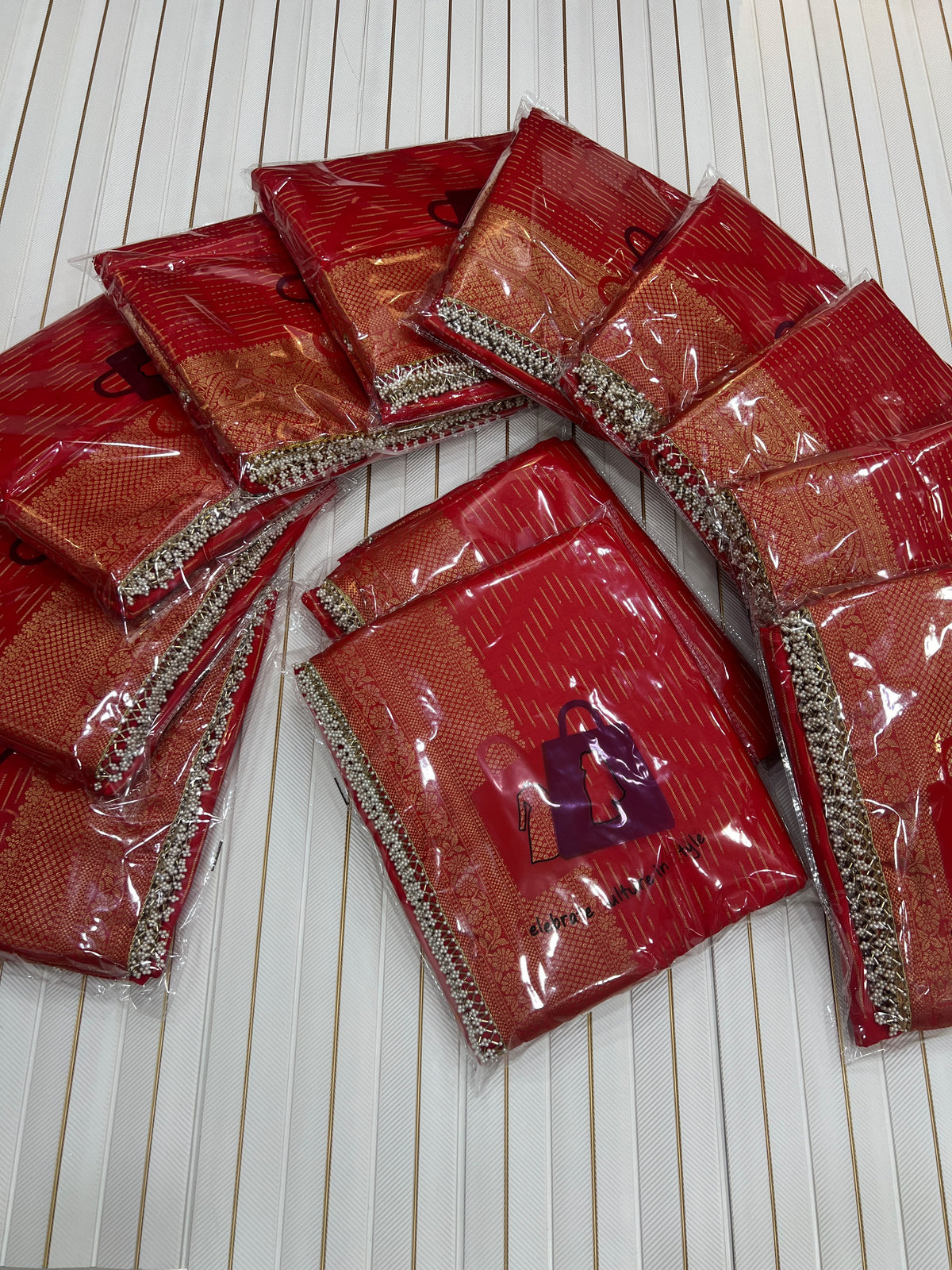 Beautiful Dola Silk Weaving Zari Rich Pallu and Jaquerd Weaving Work
