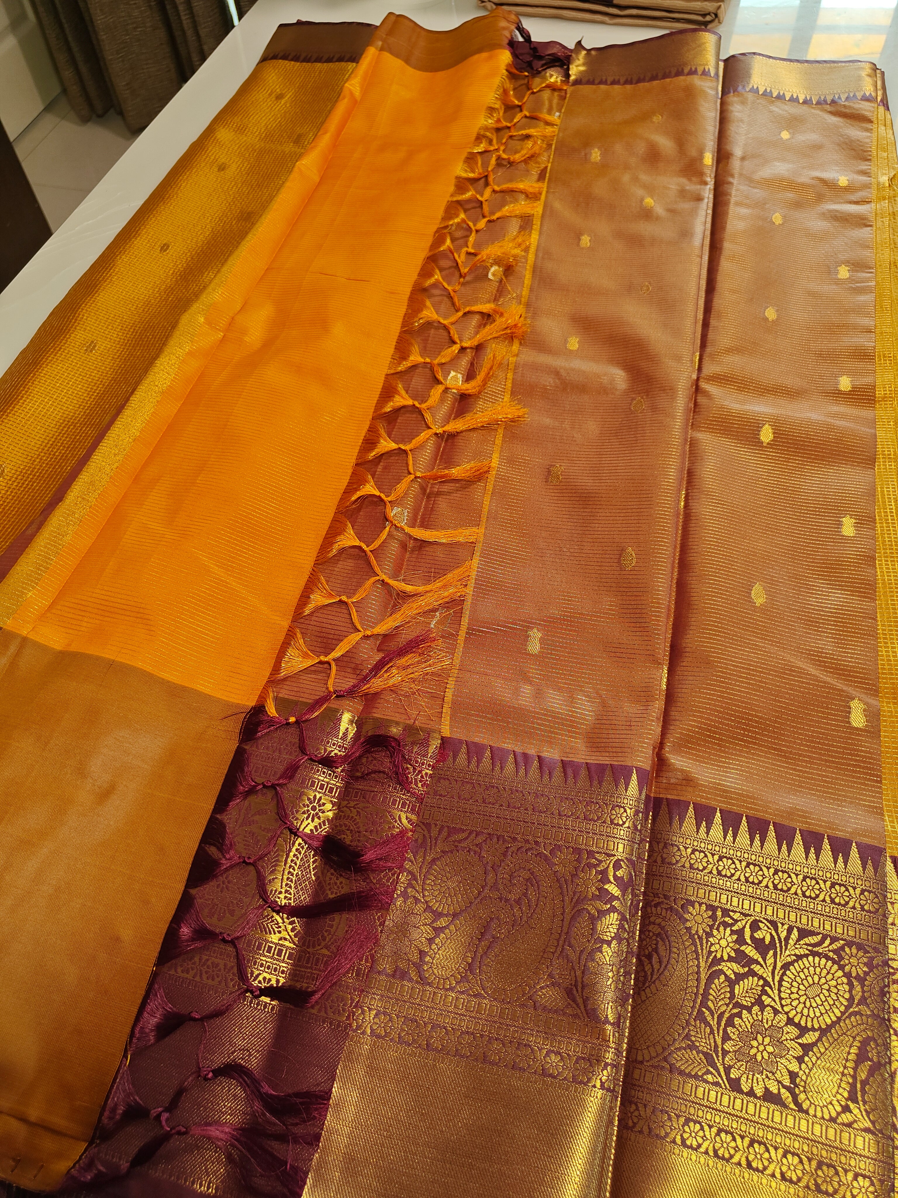 Premium Vintage Saree in Semi Gadwal Checks