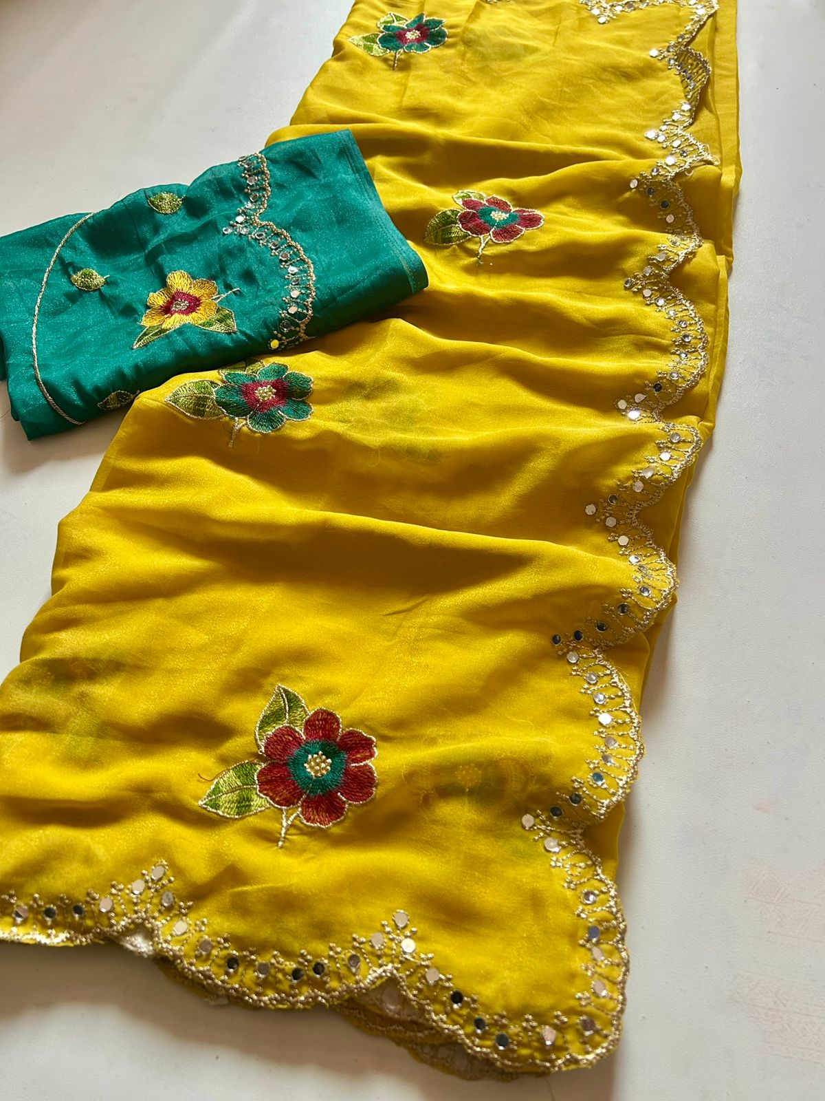 Star Georgette Saree with Mirror Work
