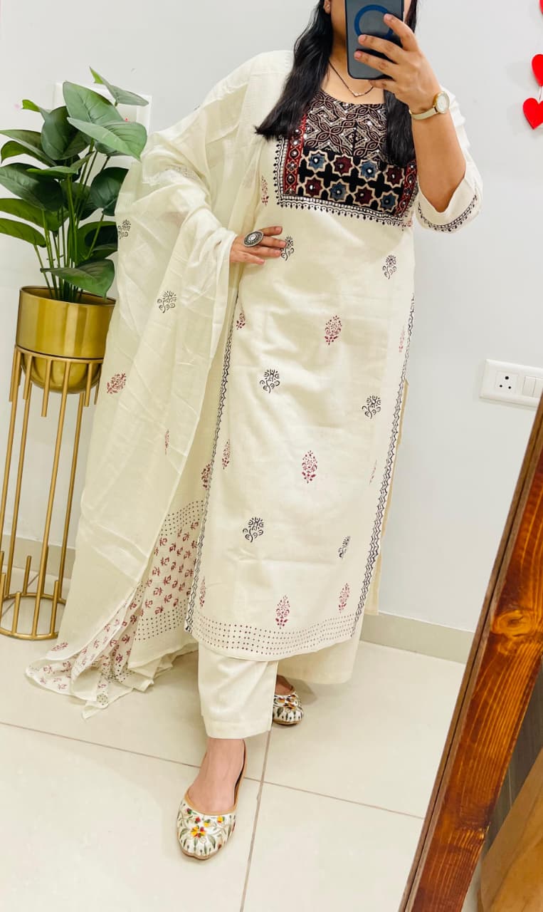Designer Applique Working kurti Set