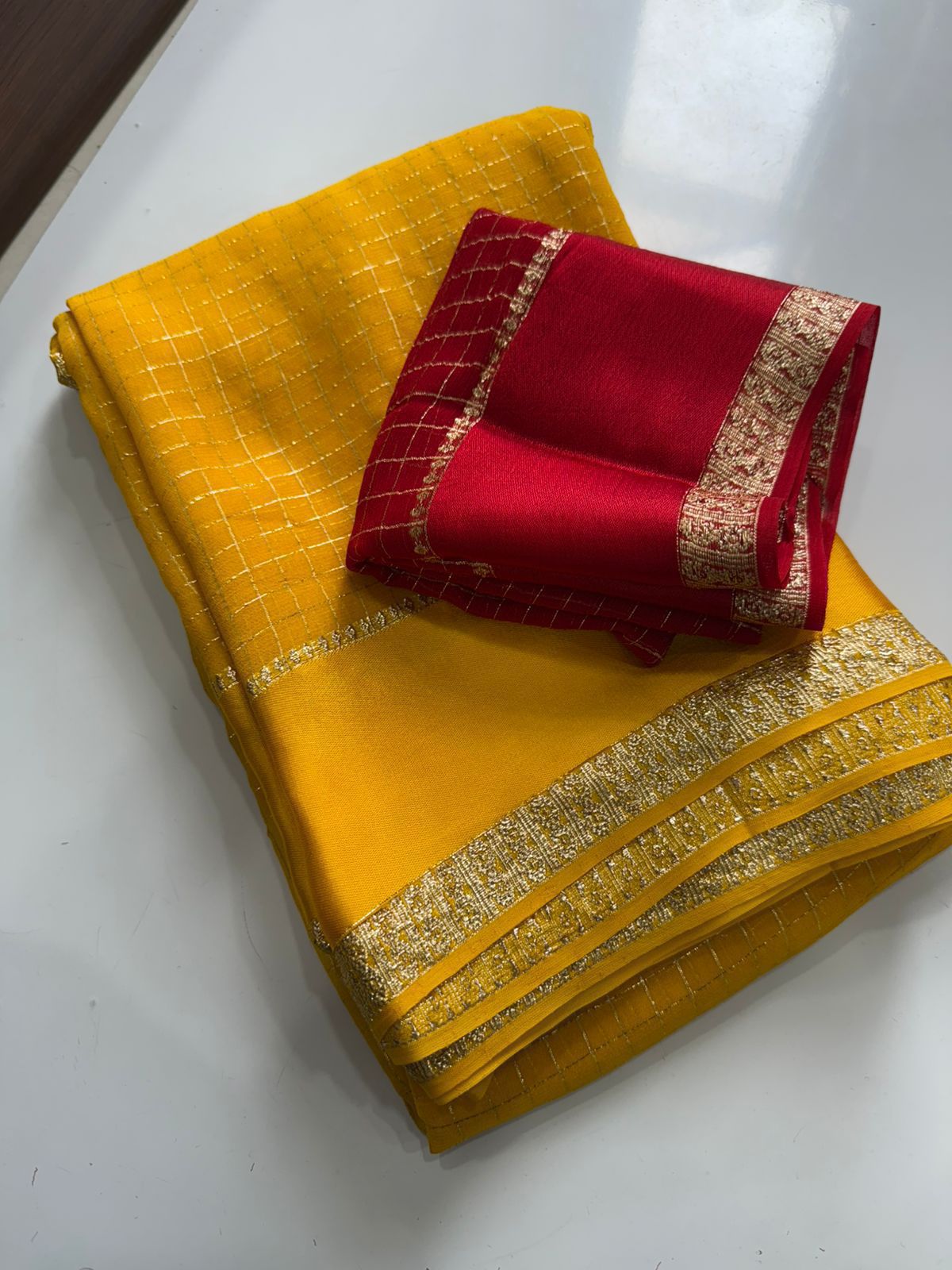 Soft Viscose Georgette Sarees with Running Blouse