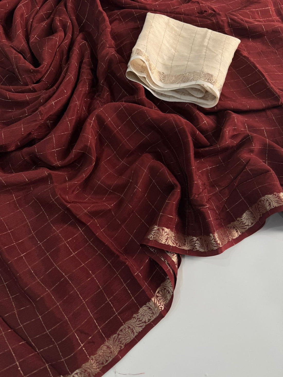 Soft Viscose Pure Chinon Saree With Contrast Running Blouse