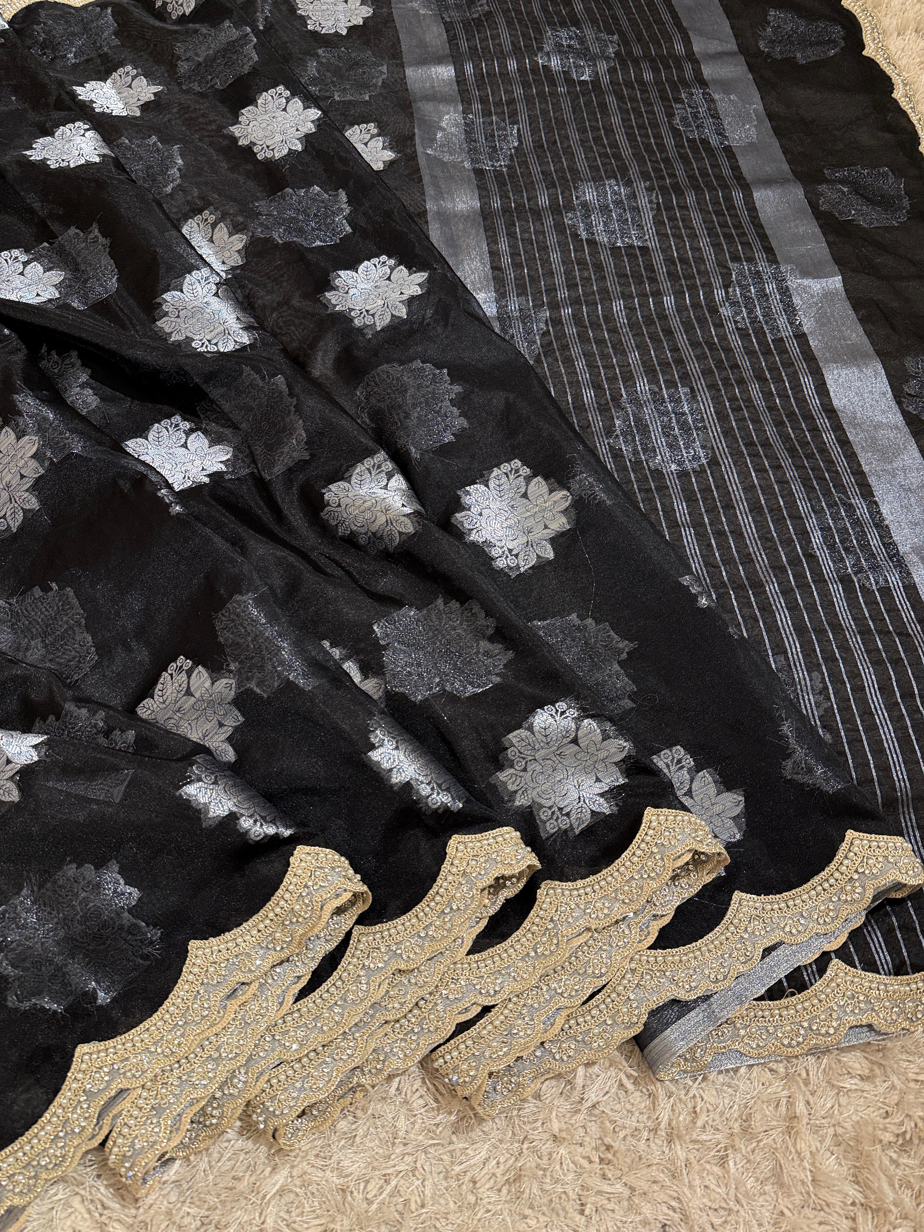 Banarasi Kora Organza with beautiful lace scalloped border