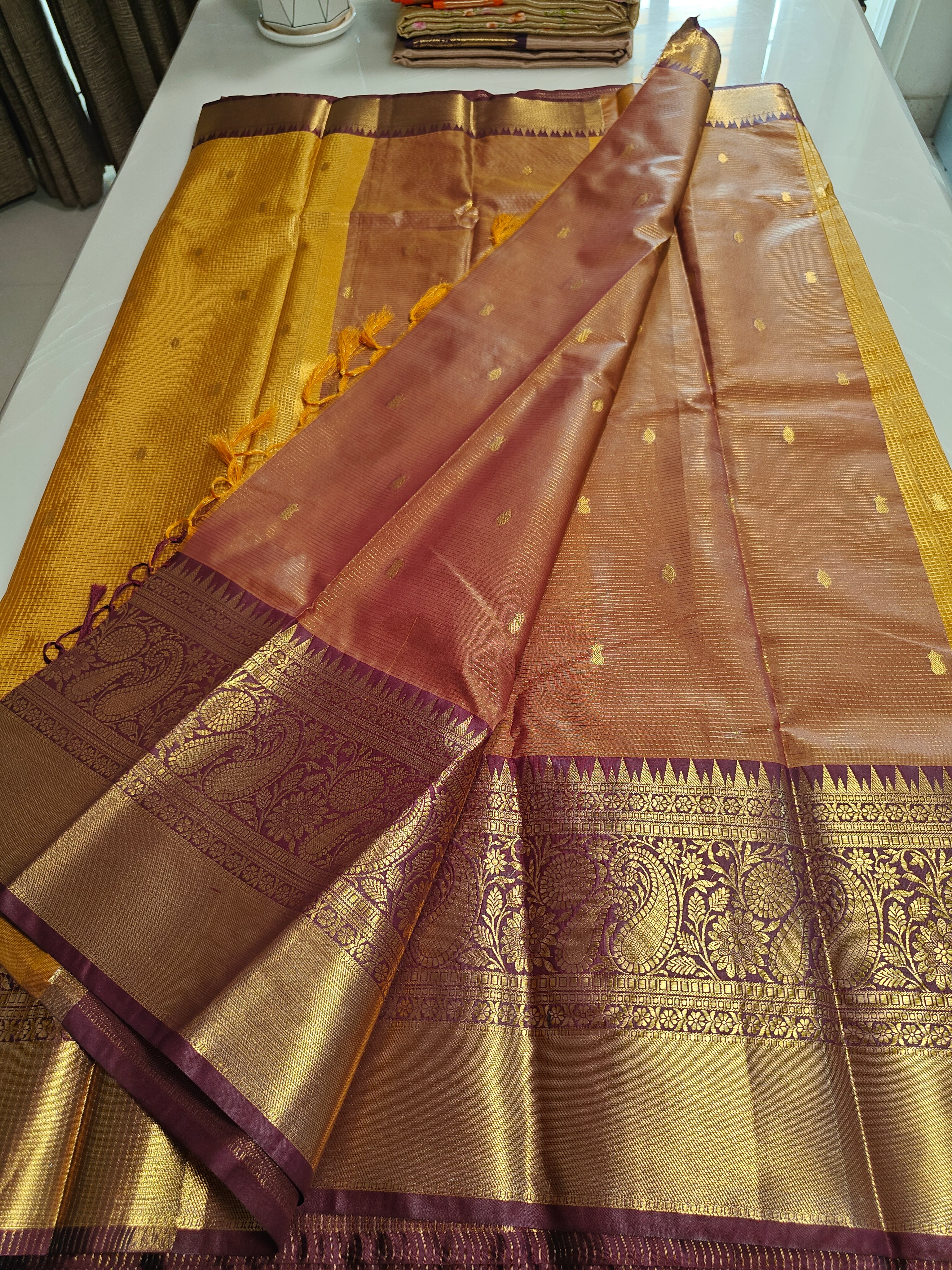 Premium Vintage Saree in Semi Gadwal Checks