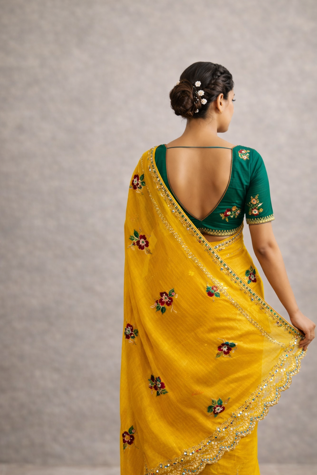 Star Georgette Saree with Mirror Work