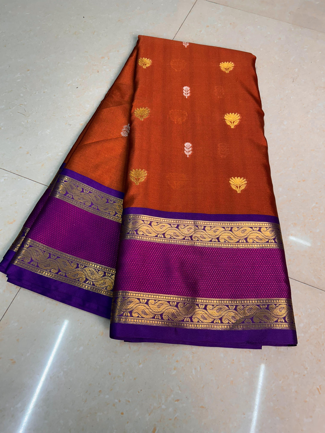 Semi Gadwal Banarasi Pattu Silk Saree