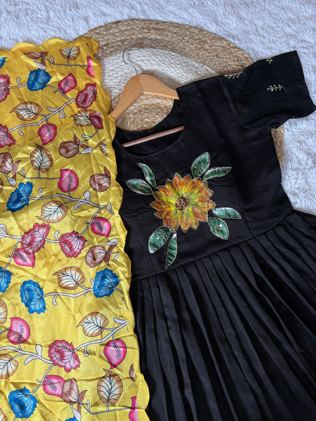 Soft Designer Kalamkari Gown with Beautiful Thread Arco