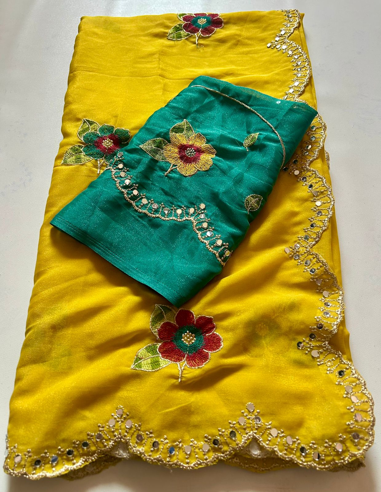 Star Georgette Saree with Mirror Work