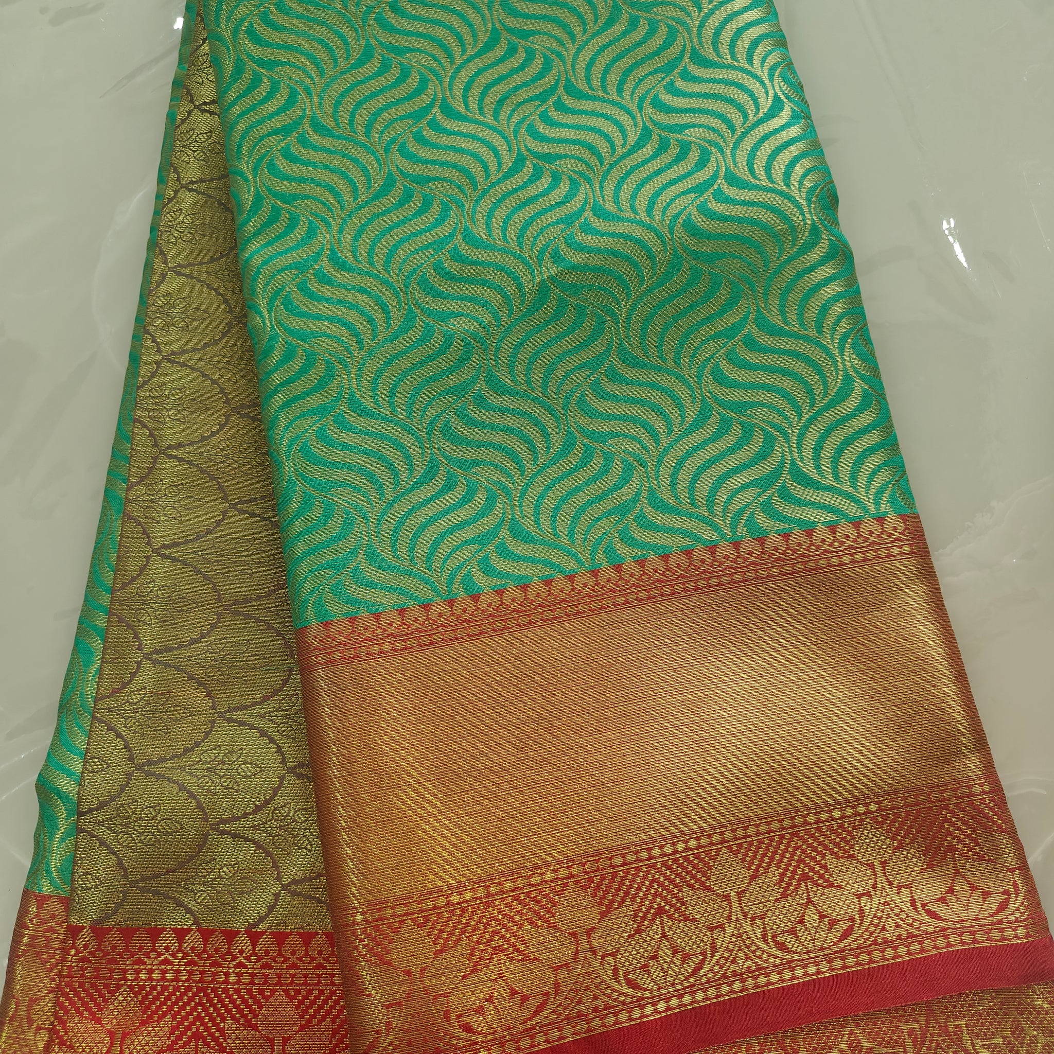 Soft Banarasi Tissue Pattu Silk Saree